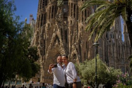 Barcelona creates a special selfie zone to reduce tourist confusion at Sagrada Familia
