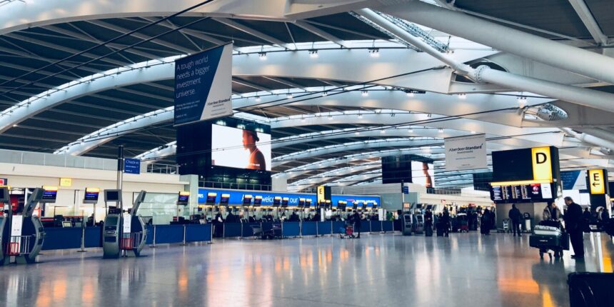 Fires near Heathrow Airport affect thousands of tourists