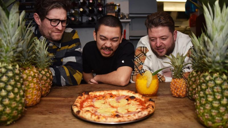 Restaurant charges $120 to add pineapple to pizza
