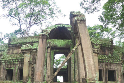 Visit Angkor Wat Temple