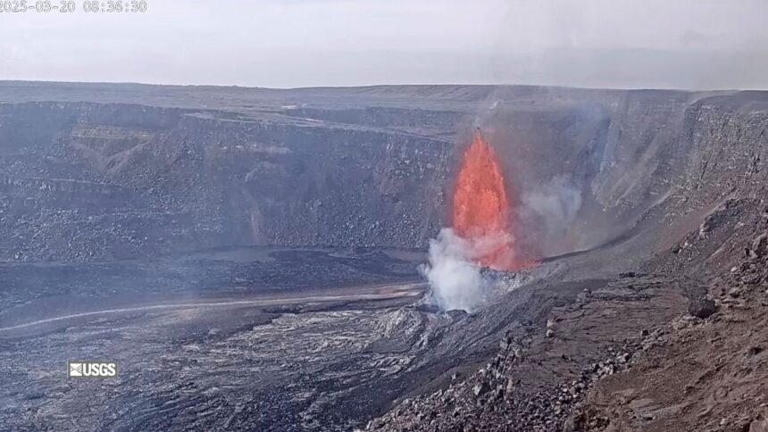 Hawaii's Kilauea Volcano erupts again, with no threat to its residents