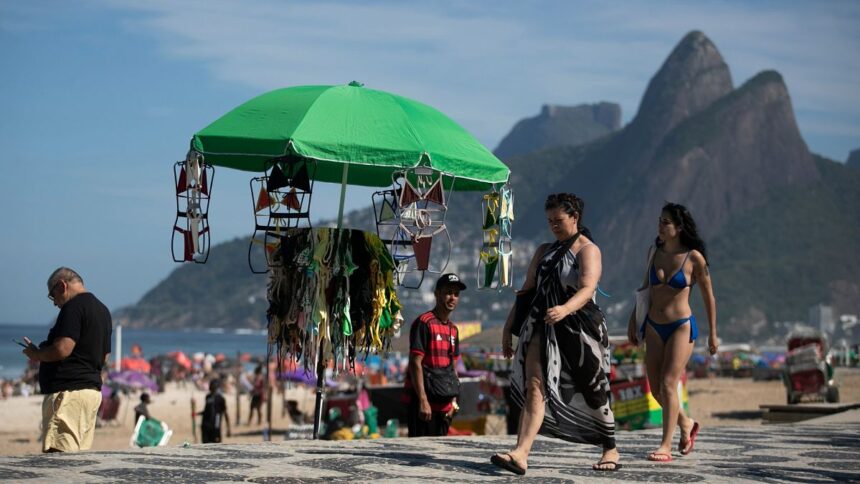 Is there any better samba in the Strand? Rio de Janeiro aims to reduce unauthorized vendors and noise on the beach