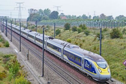 Eurostar warns passengers to cancel or postpone the journey after cable theft has caused major confusion.