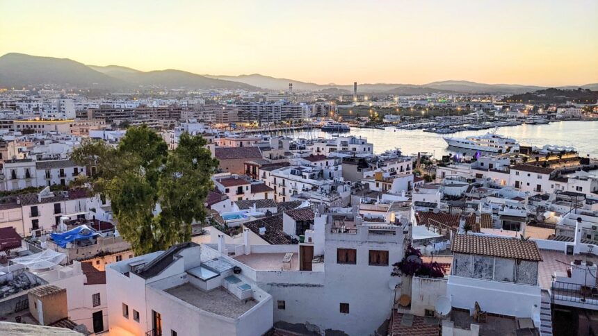 Ibiza Caps Tourist Cars This Summer: Here's what you need to know before traveling