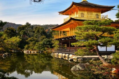 Japan Airlines distributes free domestic flights