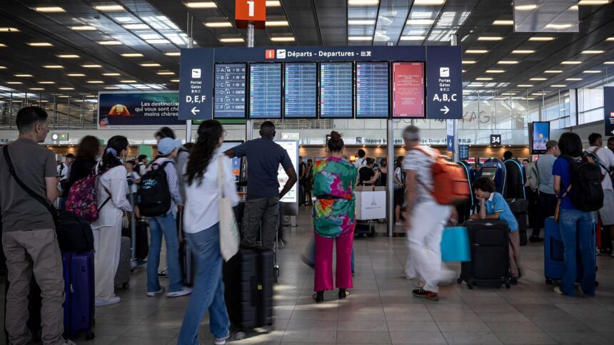 "Unbearable": Airline slum passenger chaos caused by French air traffic controller strikes